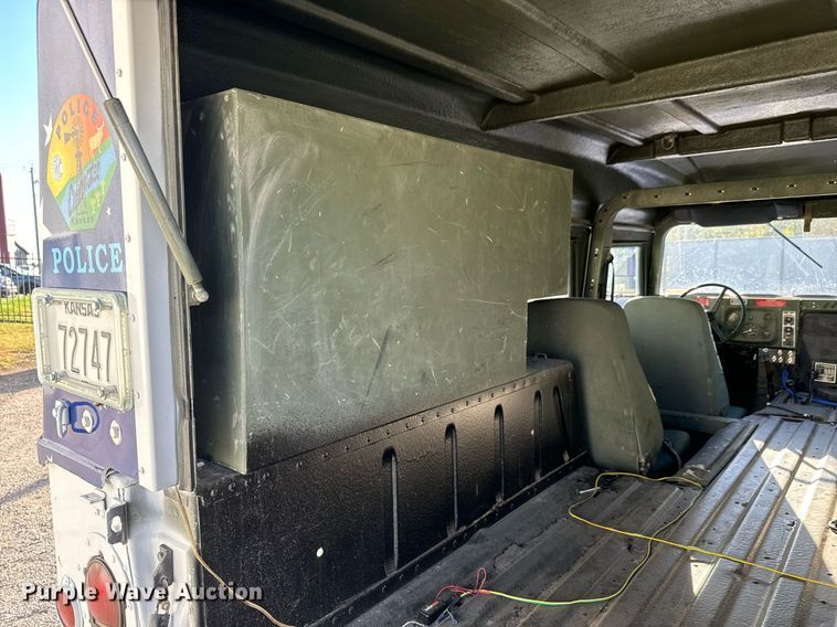 image for item MS9863 1990 AM General  HMMWV SUV