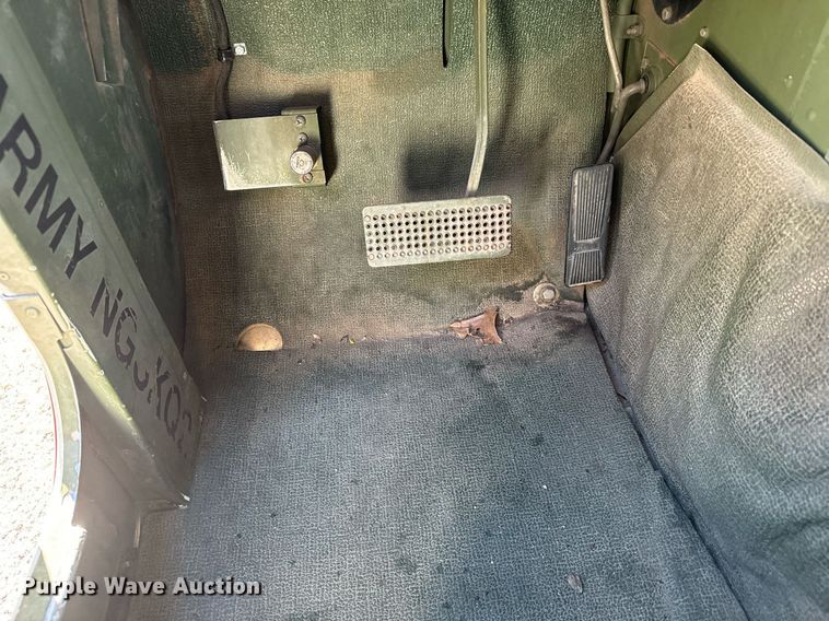 image for item MS9863 1990 AM General  HMMWV SUV