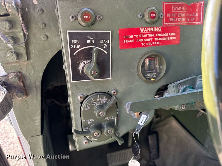 image for item MS9863 1990 AM General  HMMWV SUV