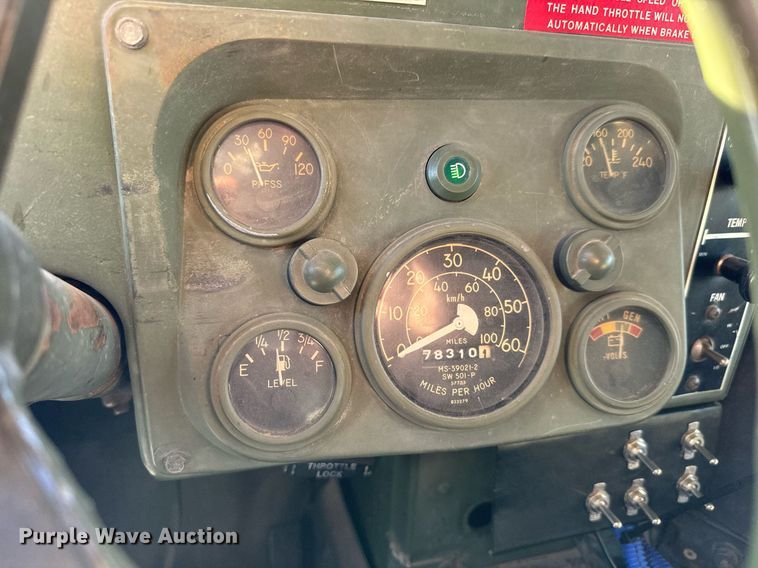 image for item MS9863 1990 AM General  HMMWV SUV