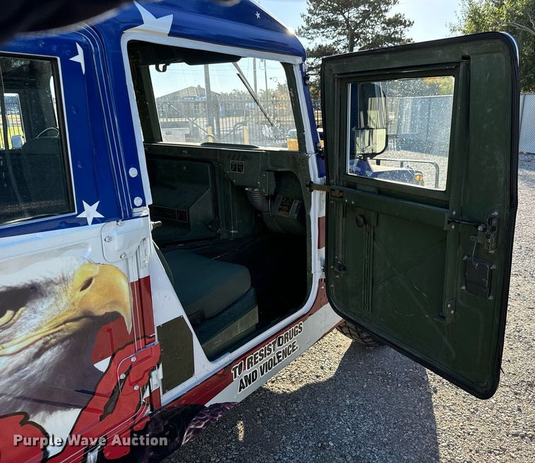 image for item MS9863 1990 AM General  HMMWV SUV