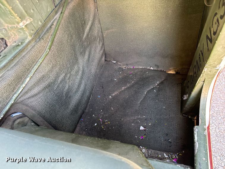 image for item MS9863 1990 AM General  HMMWV SUV