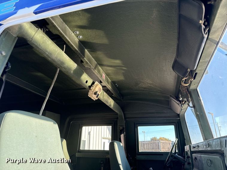 image for item MS9863 1990 AM General  HMMWV SUV