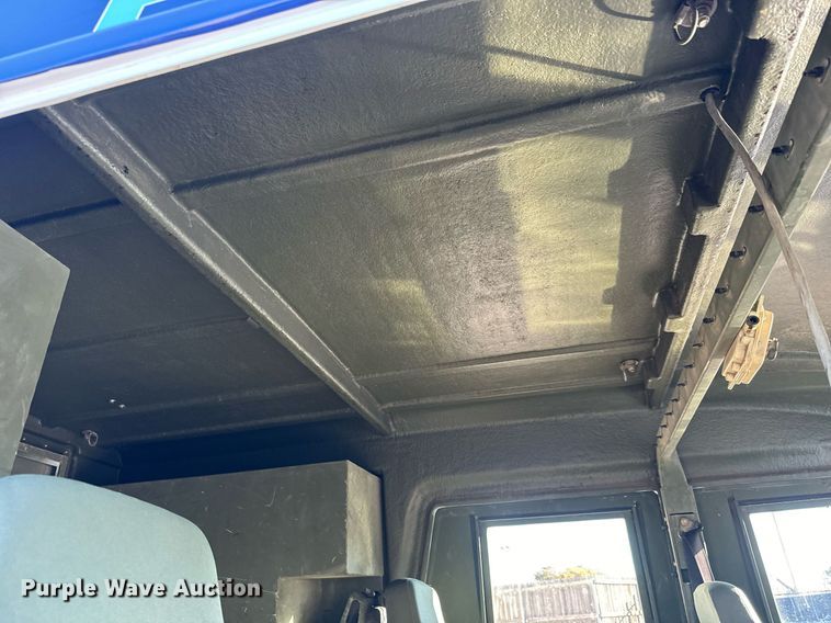 image for item MS9863 1990 AM General  HMMWV SUV