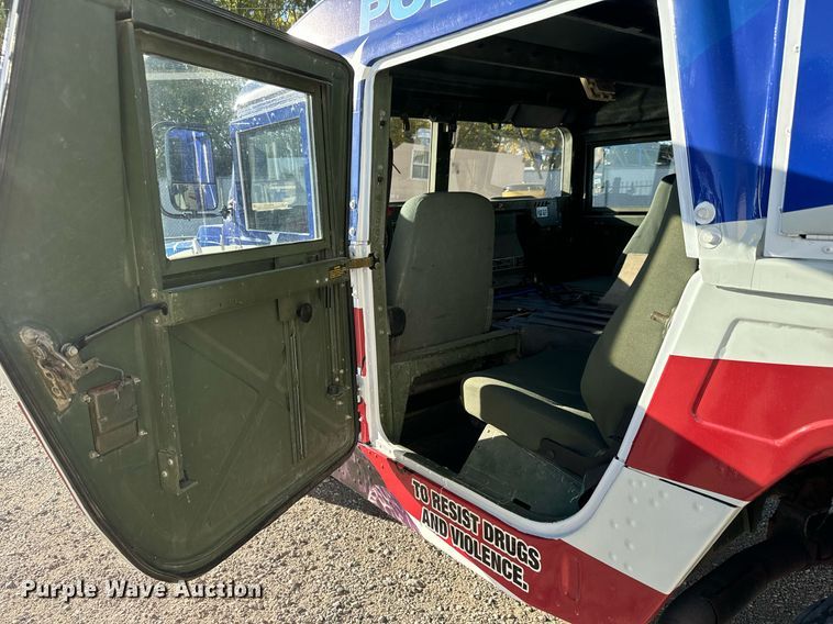 image for item MS9863 1990 AM General  HMMWV SUV