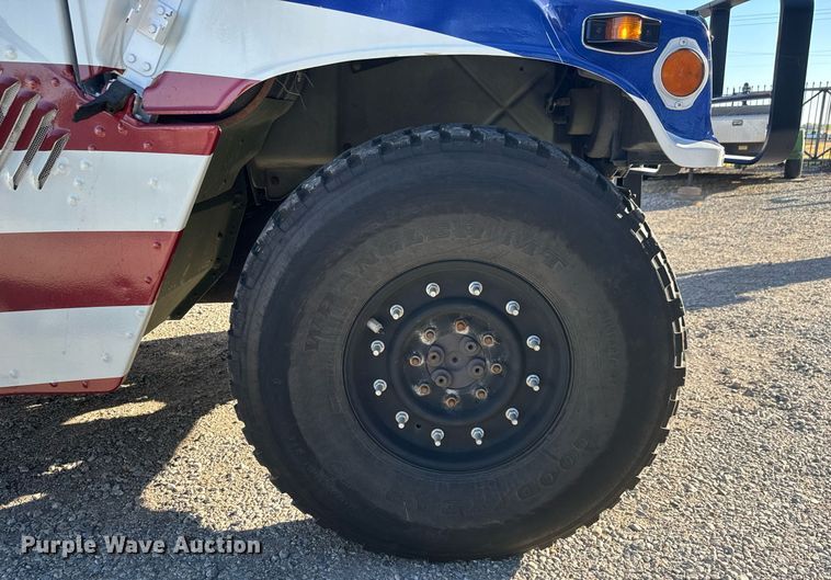 image for item MS9863 1990 AM General  HMMWV SUV