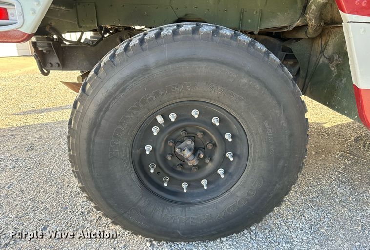 image for item MS9863 1990 AM General  HMMWV SUV