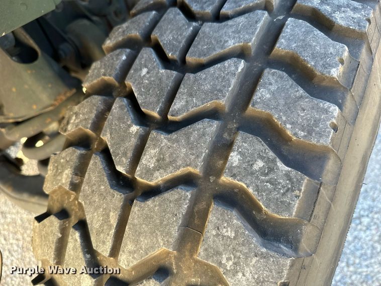 image for item MS9863 1990 AM General  HMMWV SUV