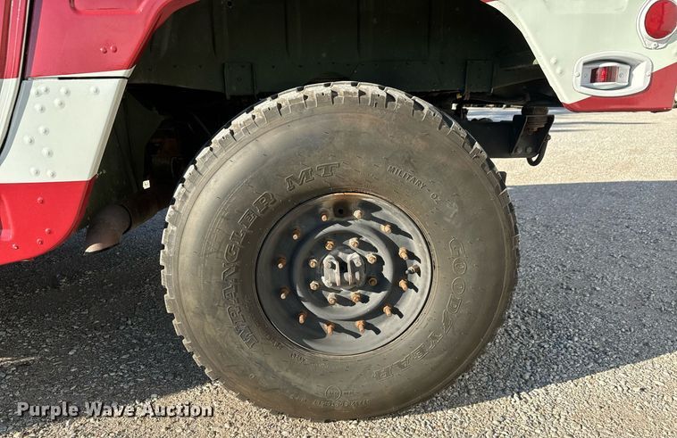 image for item MS9863 1990 AM General  HMMWV SUV