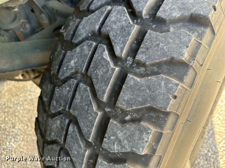 image for item MS9863 1990 AM General  HMMWV SUV