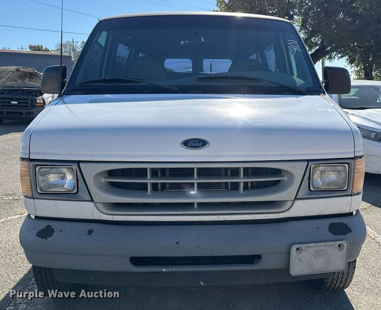 image for item NO9530 2002 Ford E350 Super Duty XL van