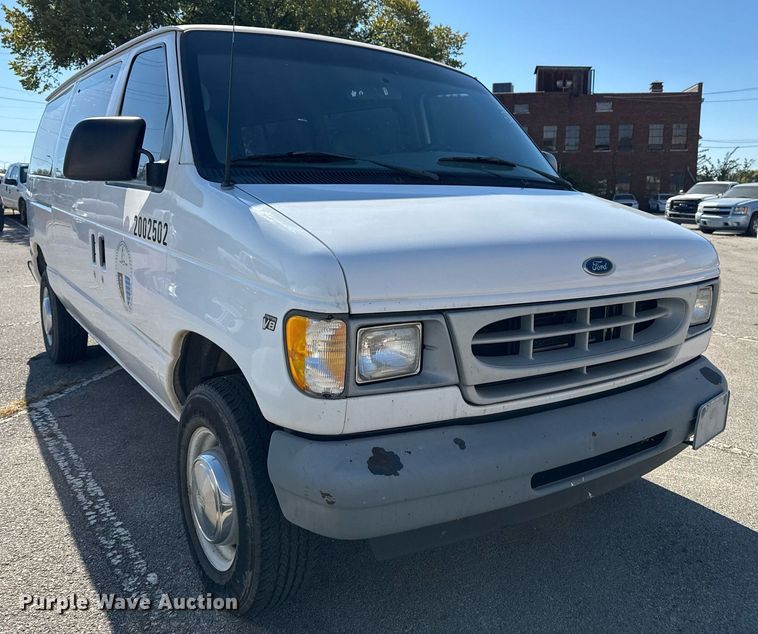 image for item NO9530 2002 Ford E350 Super Duty XL van