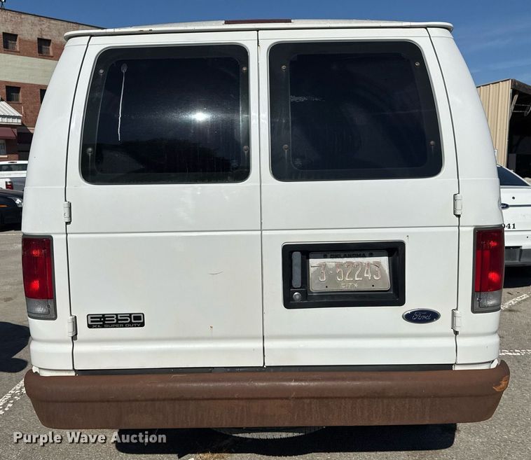 image for item NO9530 2002 Ford E350 Super Duty XL van