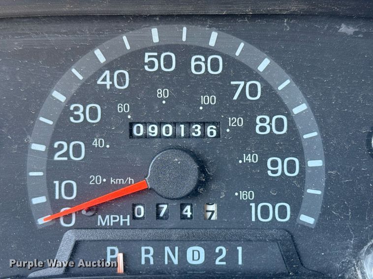 image for item NO9530 2002 Ford E350 Super Duty XL van