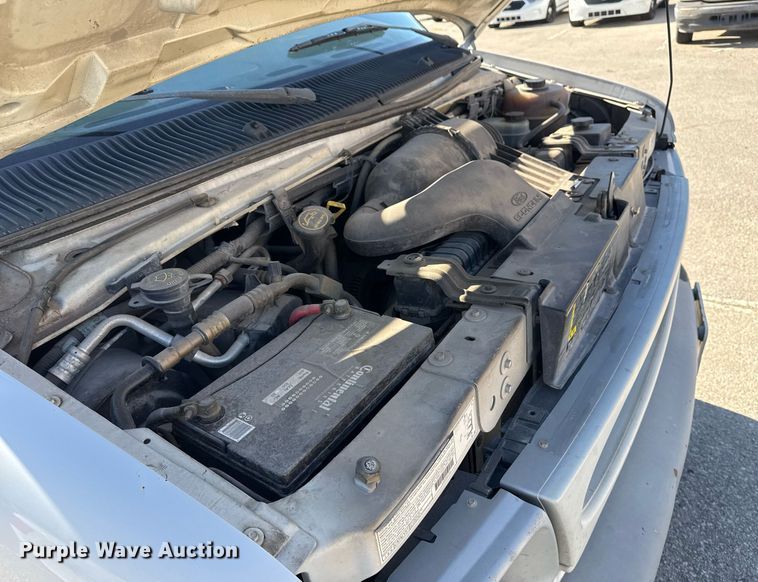 image for item NO9530 2002 Ford E350 Super Duty XL van
