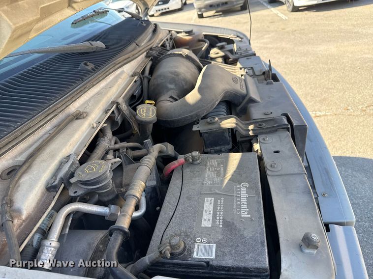 image for item NO9530 2002 Ford E350 Super Duty XL van