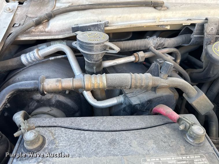 image for item NO9530 2002 Ford E350 Super Duty XL van