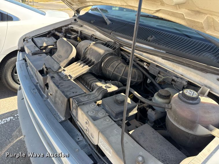 image for item NO9530 2002 Ford E350 Super Duty XL van