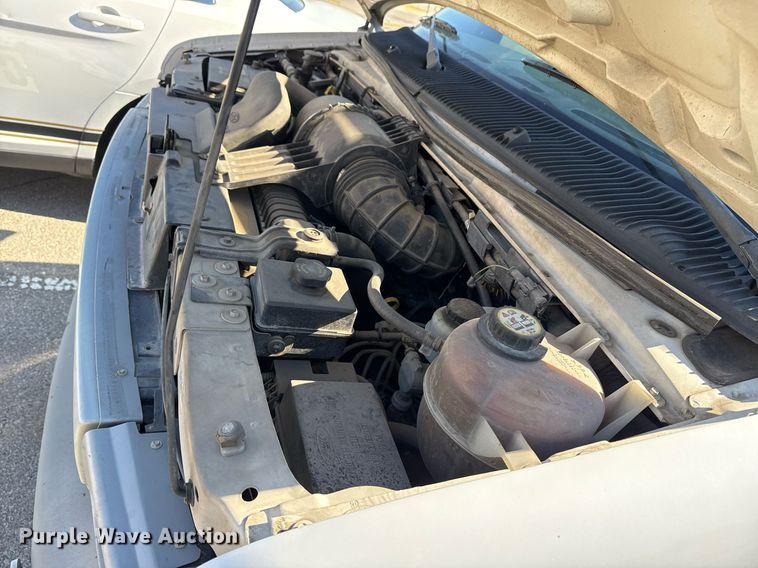 image for item NO9530 2002 Ford E350 Super Duty XL van