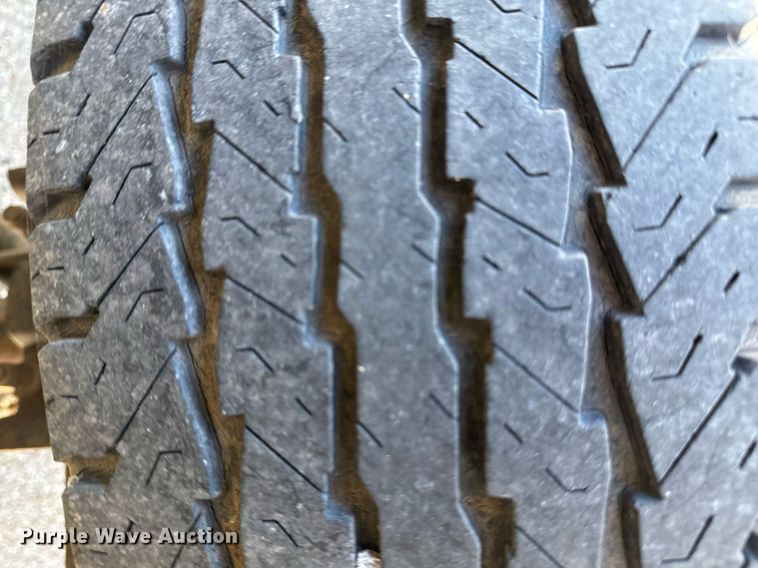 image for item NO9530 2002 Ford E350 Super Duty XL van