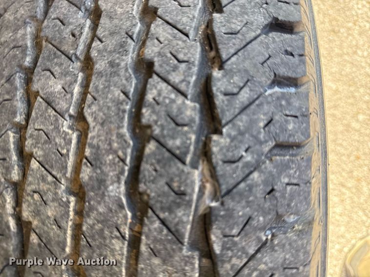 image for item NO9530 2002 Ford E350 Super Duty XL van