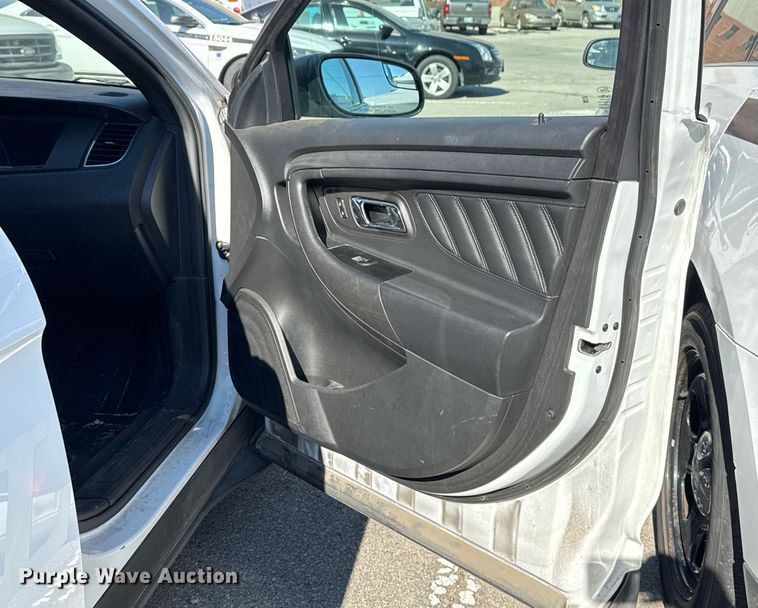 image for item NO9532 2015 Ford Taurus Police Interceptor 