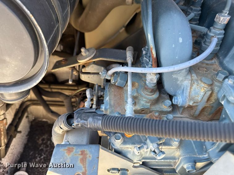 image for item NO9541 1994 Bobcat 743B skid steer loader