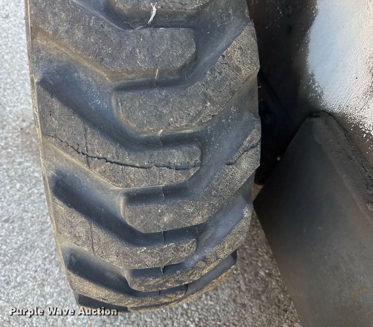 image for item NO9541 1994 Bobcat 743B skid steer loader