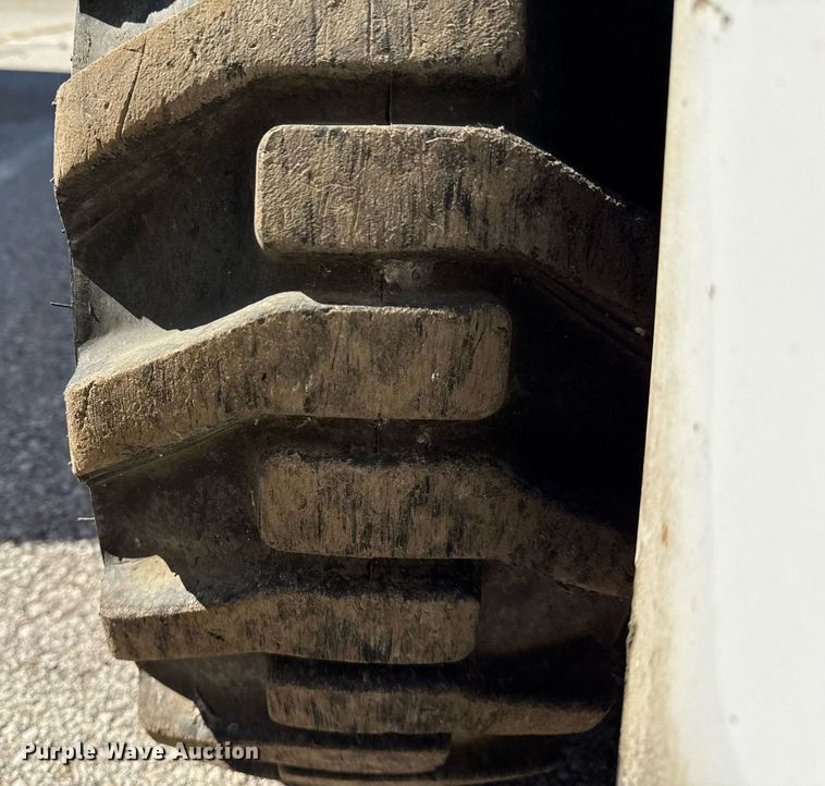 image for item NO9541 1994 Bobcat 743B skid steer loader