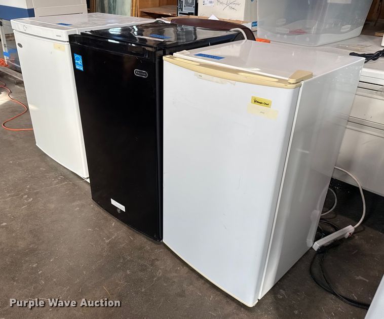 image for item NO9551 (3) mini freezers