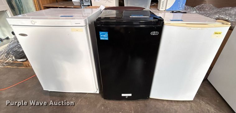 image for item NO9551 (3) mini freezers