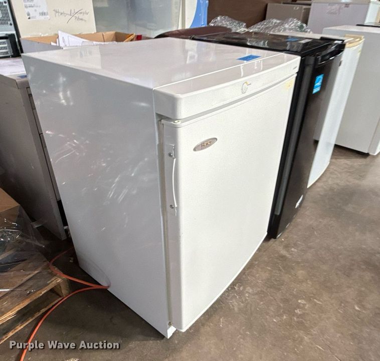 image for item NO9551 (3) mini freezers