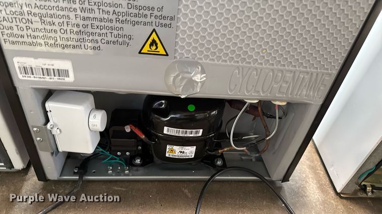 image for item NO9551 (3) mini freezers