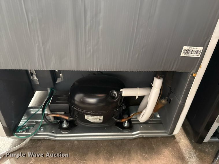 image for item NO9551 (3) mini freezers