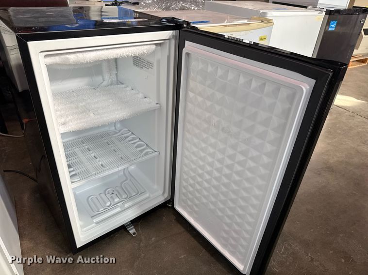 image for item NO9551 (3) mini freezers