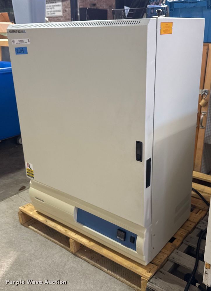 image for item NO9556 Lindberg gravity convection lab oven