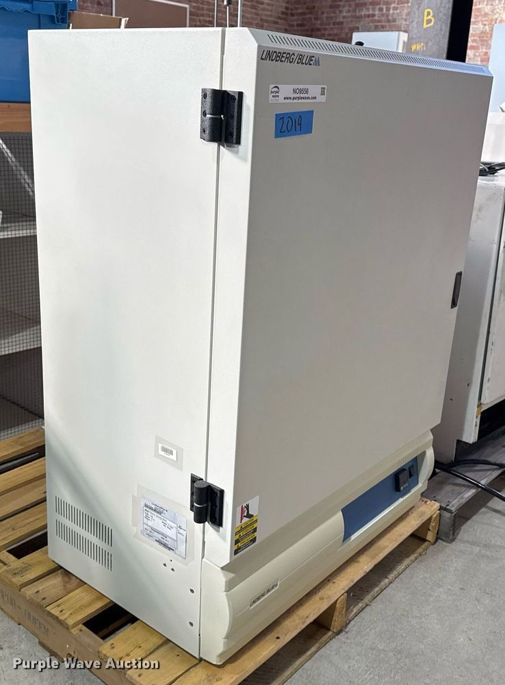 image for item NO9556 Lindberg gravity convection lab oven