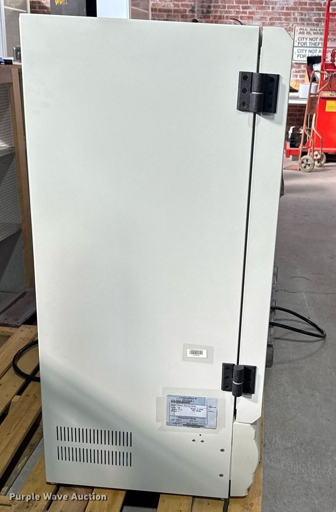 image for item NO9556 Lindberg gravity convection lab oven