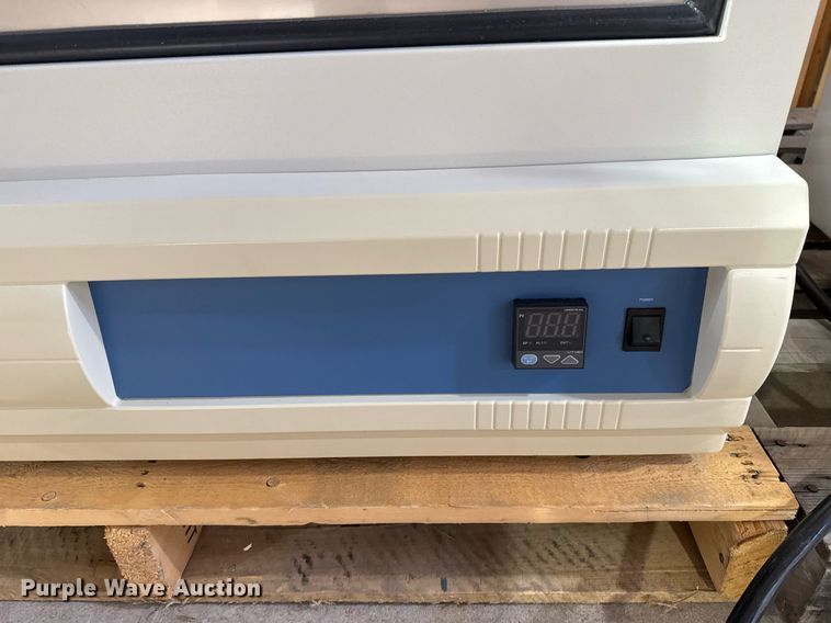 image for item NO9556 Lindberg gravity convection lab oven