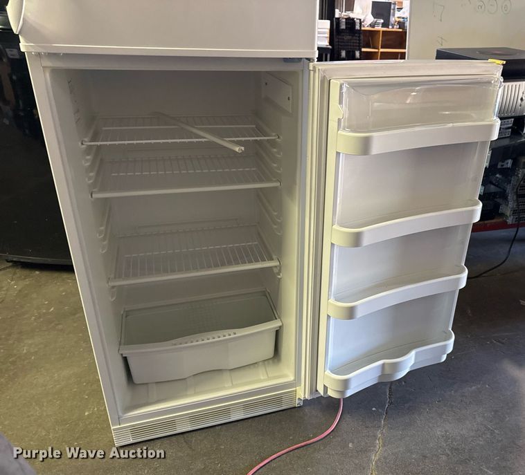 image for item NO9559 Fisher Scientific Isotemp refrigerator 