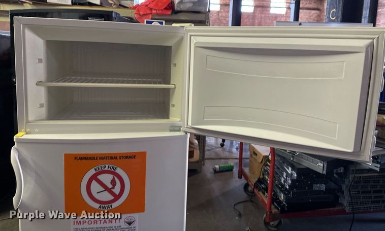 image for item NO9559 Fisher Scientific Isotemp refrigerator 