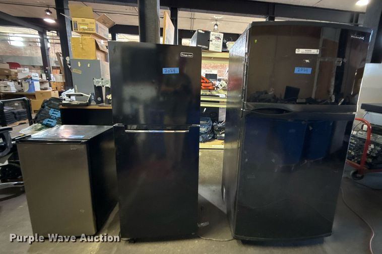 image for item NO9560 (3) refrigerators