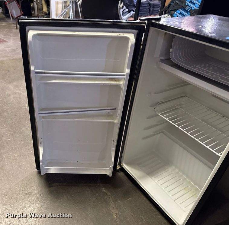 image for item NO9560 (3) refrigerators