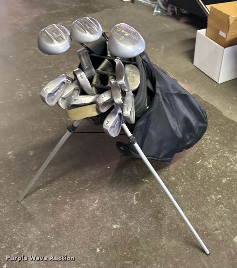 image for item NO9565 Set of golf clubs