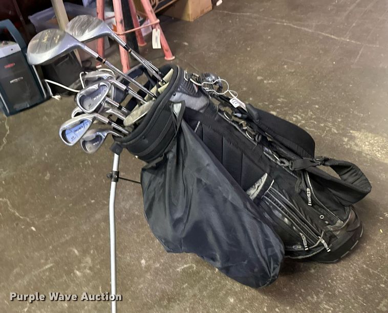 image for item NO9565 Set of golf clubs