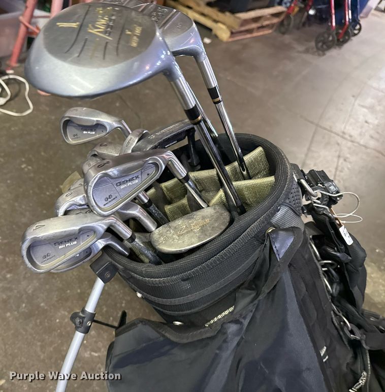 image for item NO9565 Set of golf clubs