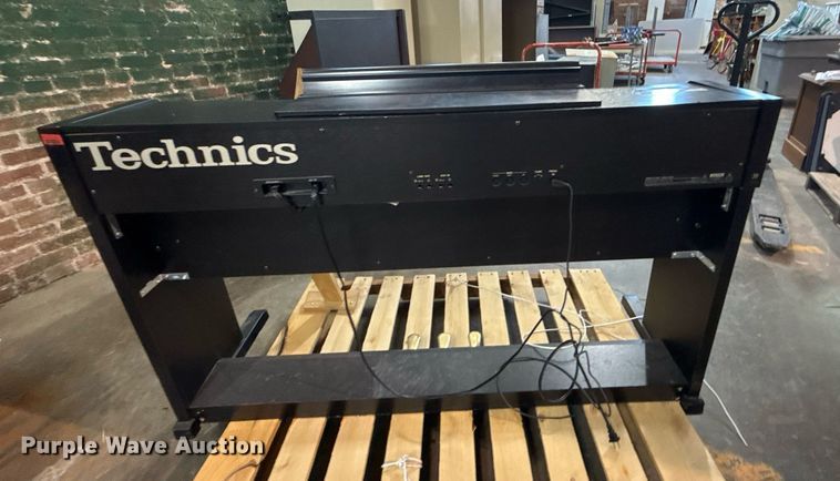 image for item NO9567 Technics SX-PX55 digital piano