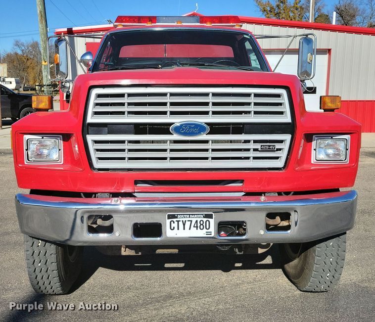 image for item OH9316 1990 Ford F800 pumper fire truck
