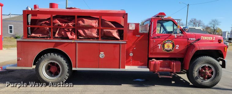 image for item OH9316 1990 Ford F800 pumper fire truck