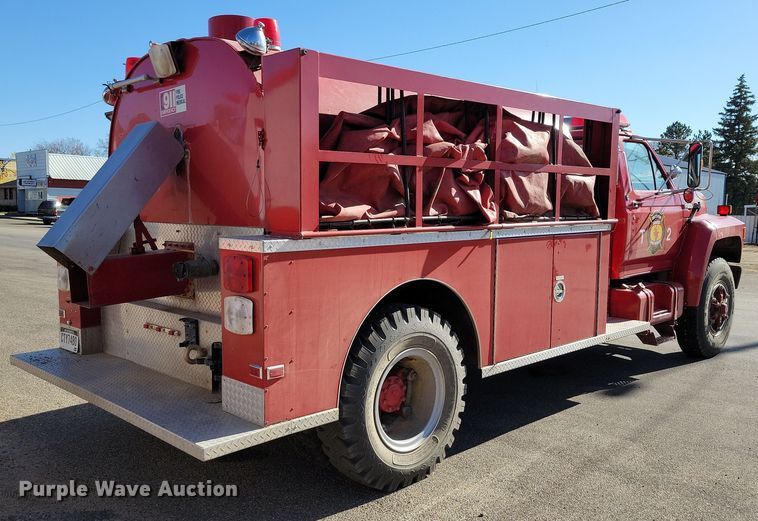 image for item OH9316 1990 Ford F800 pumper fire truck